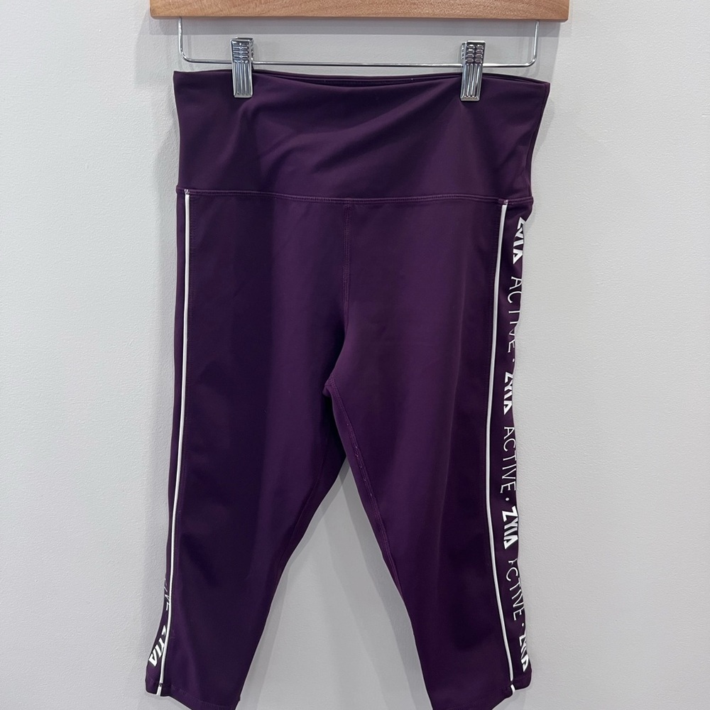 ⭐️3/30⭐️ ZYIA Active Plum Logo Crop Leggings